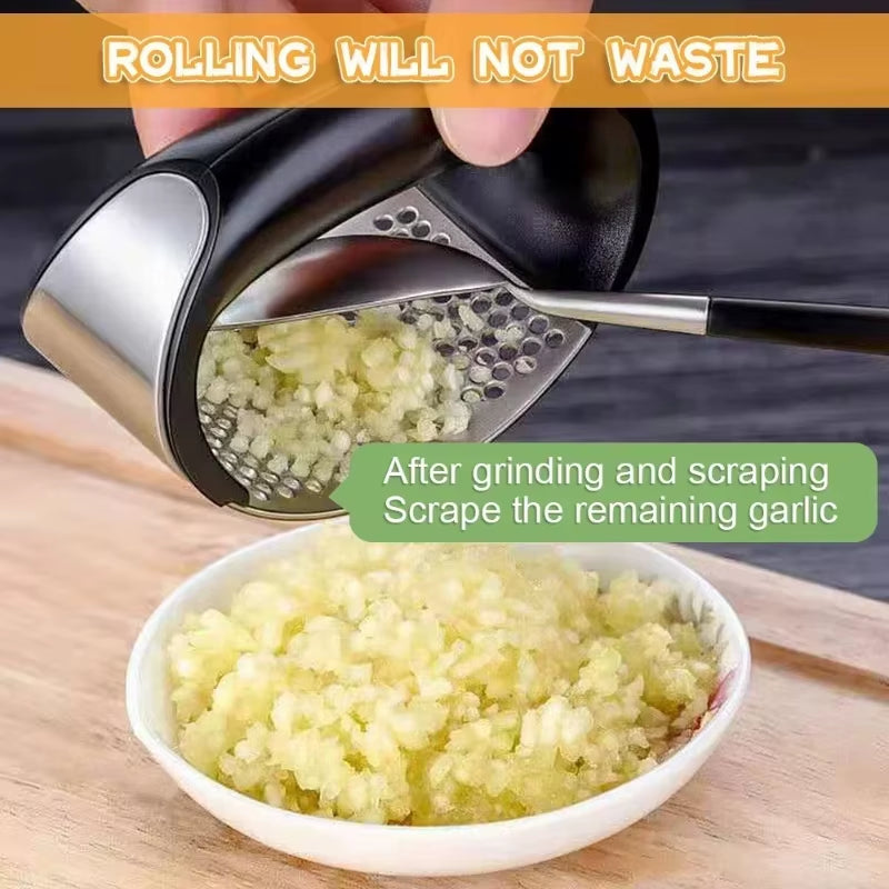 Arc-Shaped Garlic Press, Garlic Puree Press Household Stainless Steel Garlic Spater for Pressing Garlic Puree and Beating Garlic