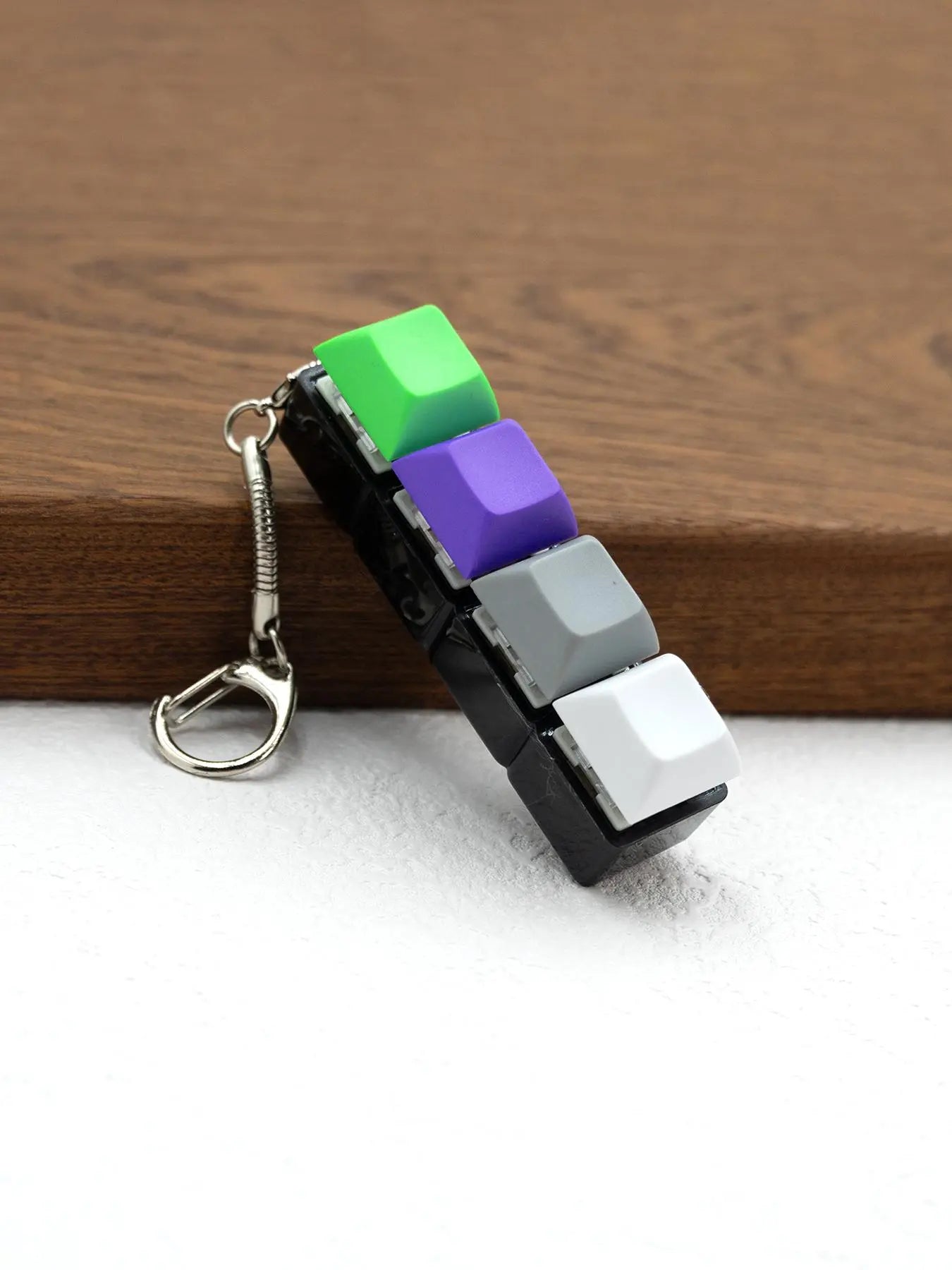 Summer 2025 Fun Keycap Keyboard Keychain, Punk Style Keyboard 4 Keys Toy Keychain Stress Relief Fidget for Women & Men, Fashion Accessories for Daily Use for Decompression Gift